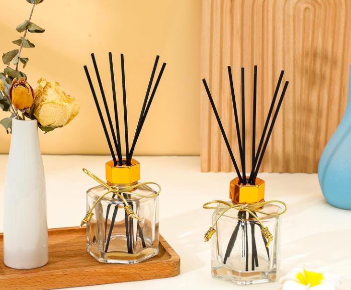 Reed Diffuser 4 oz. | Room Diffuser with Wood Reeds - Clear glass with Gold/Black Top