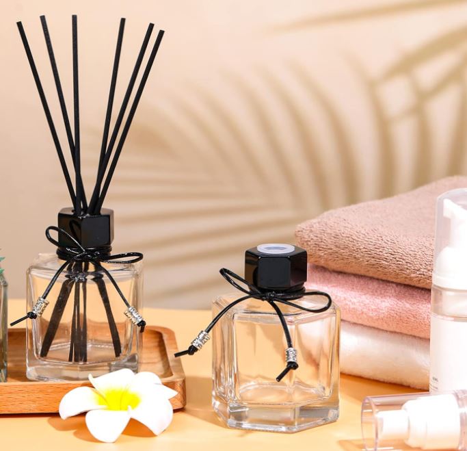Reed Diffuser 4 oz. | Room Diffuser with Wood Reeds - Clear glass with Gold/Black Top